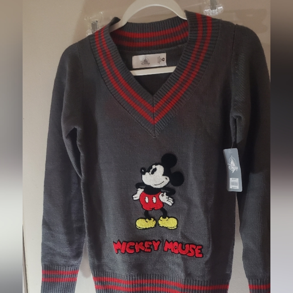 Mackey sweater
